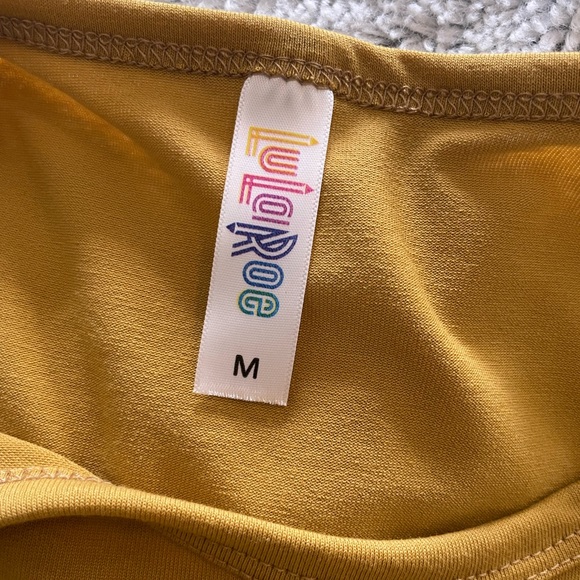 NWOT lularoe short sleeve tunic. Medium - Picture 3 of 3